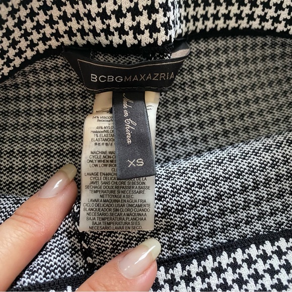 BCBG MaxAzria houndstooth legging pants - Picture 3 of 3